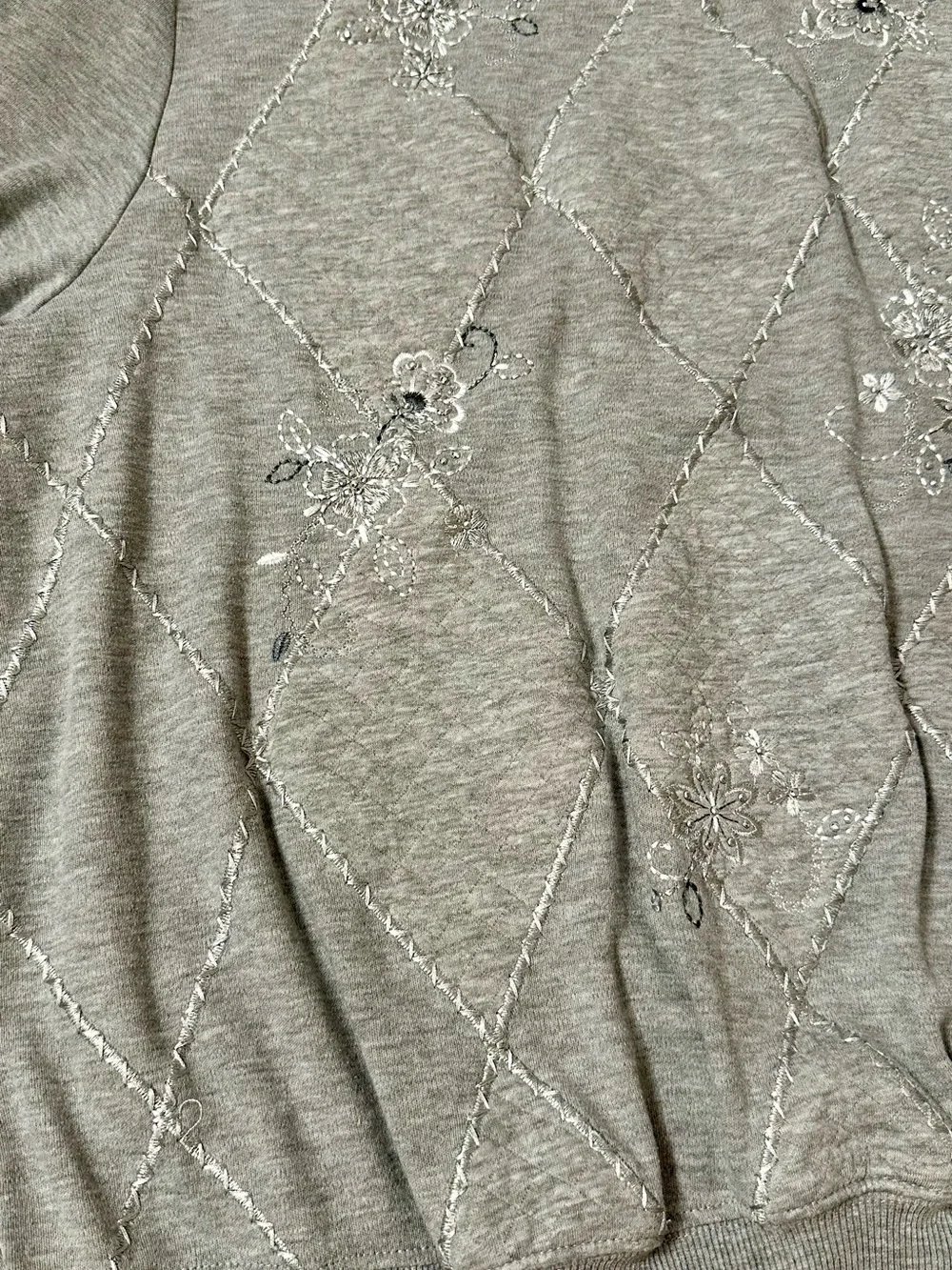 Alfred Dunner Light Gray Diamond-Quilt Embroidered Crewneck Sweater